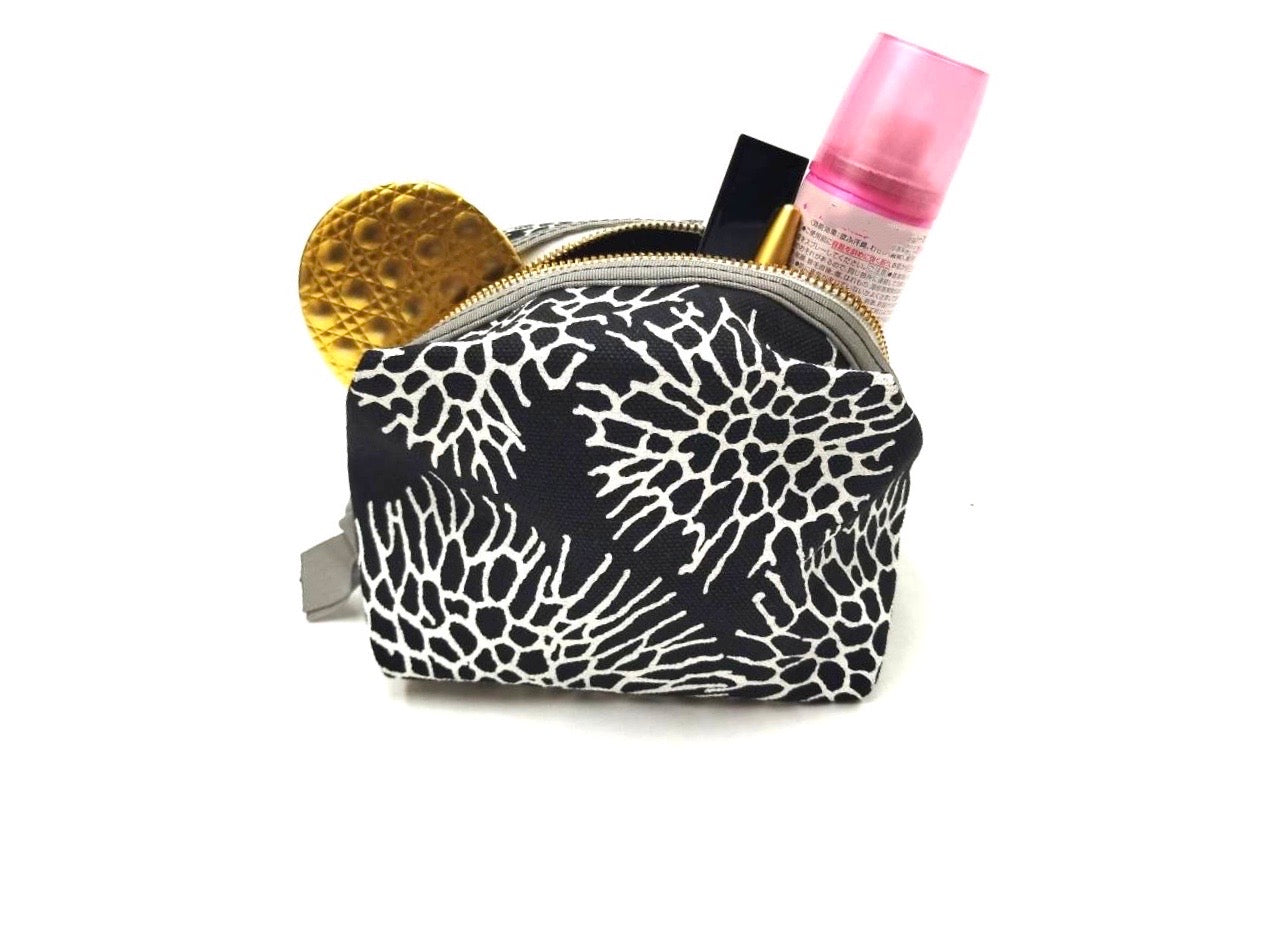 首里琉染 KANA-SANGO森 風船ポーチ BK