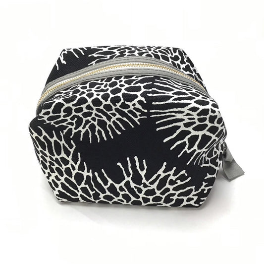 首里琉染 KANA-SANGO森 風船ポーチ BK