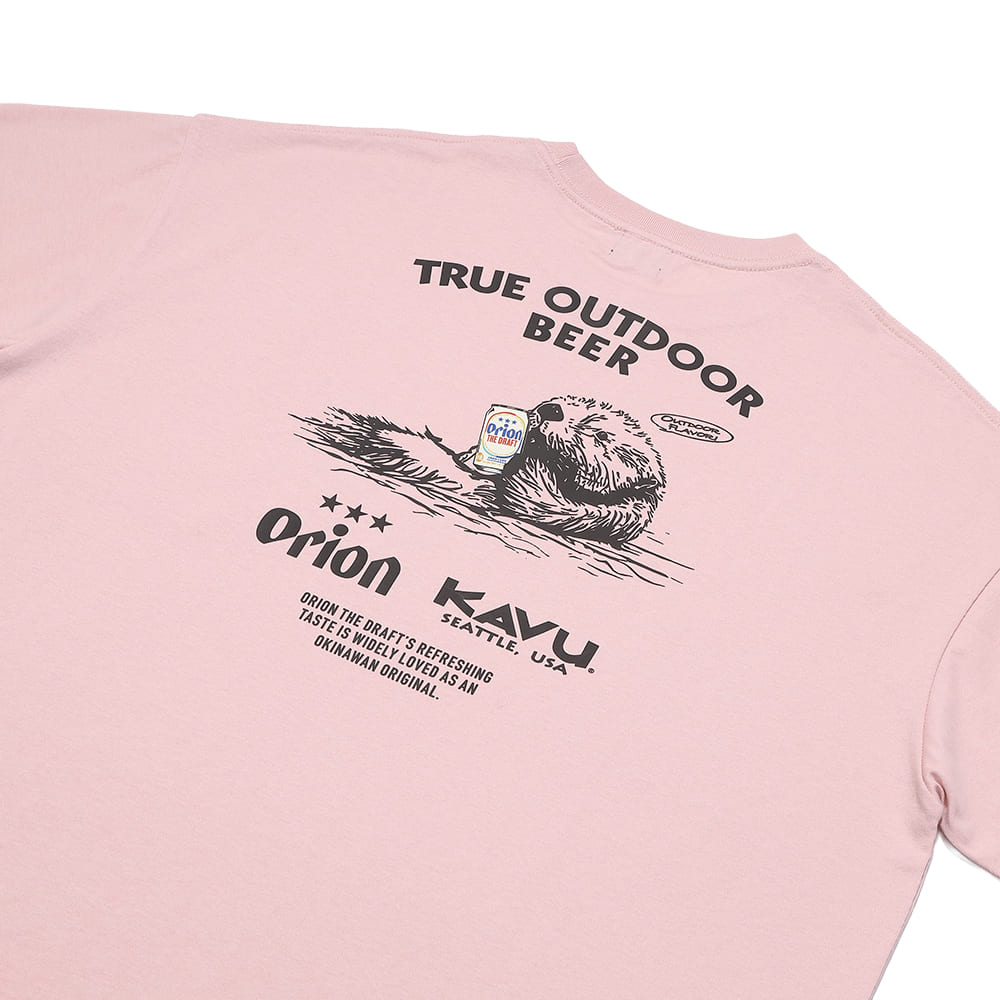 【オリオン別注カラー】FREAK'S STORE×KAVU×ORION ビッグシルエット アニマルバックプリント クルーネック Tシャツ ラッコ&ビール（カラー：ピンク）