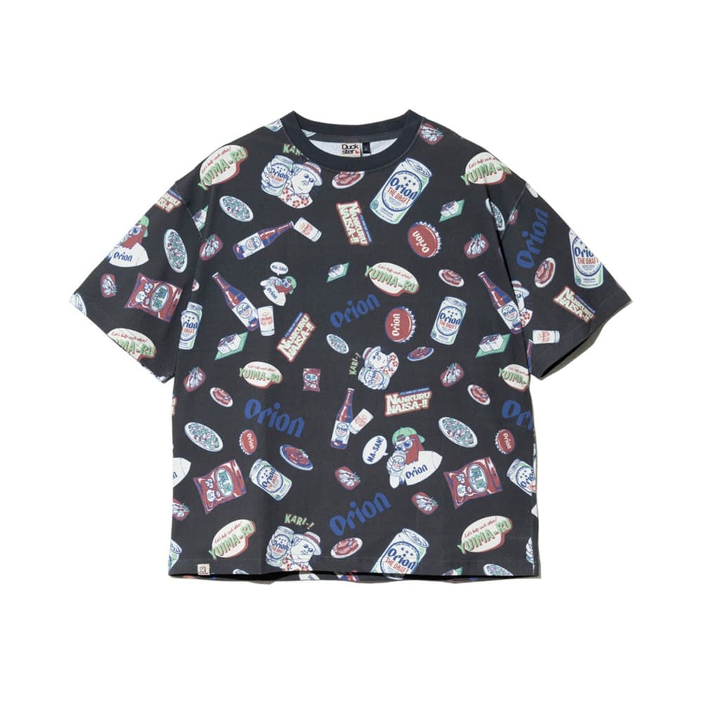 【Duckster × ORION】RELAXED FIT S/STEE（総柄） Tシャツ （カラー：ブラック）