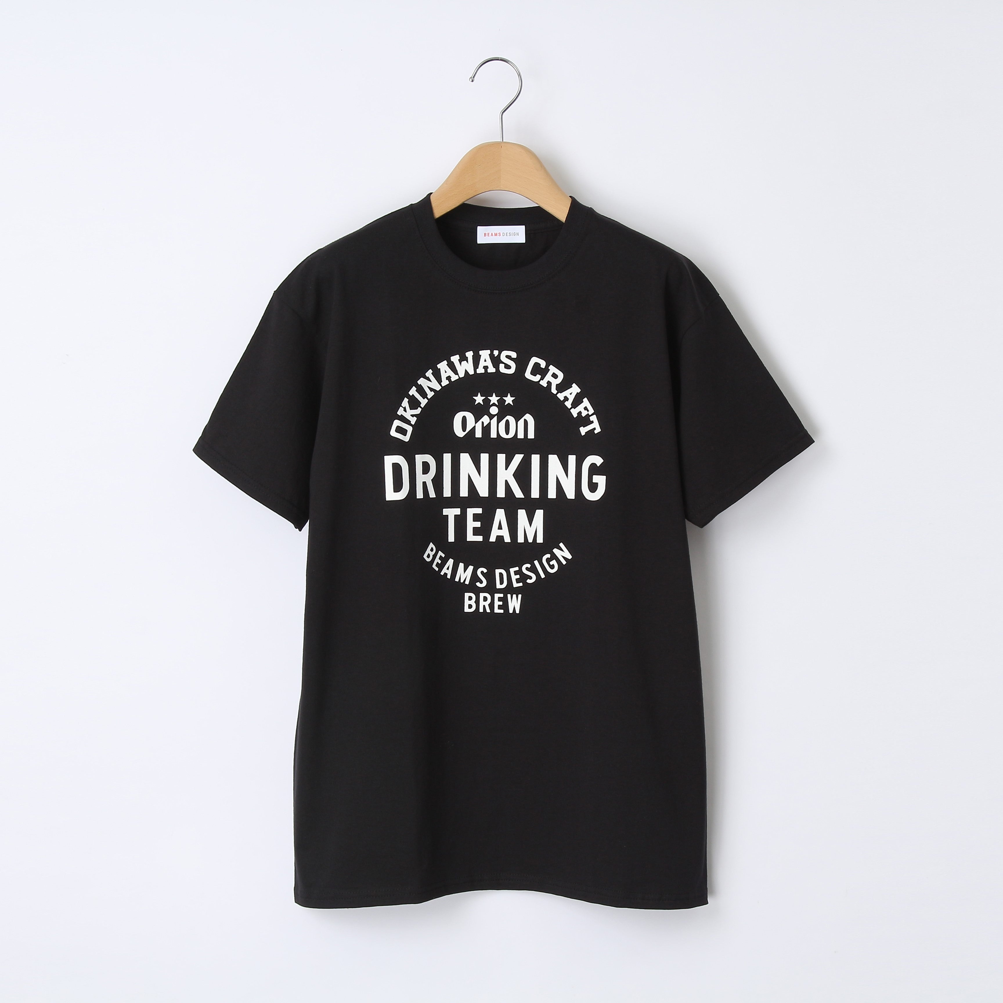 ORION “DRINKING TEAM” Tシャツ カラー：BLACK【BEAMS DESIGN