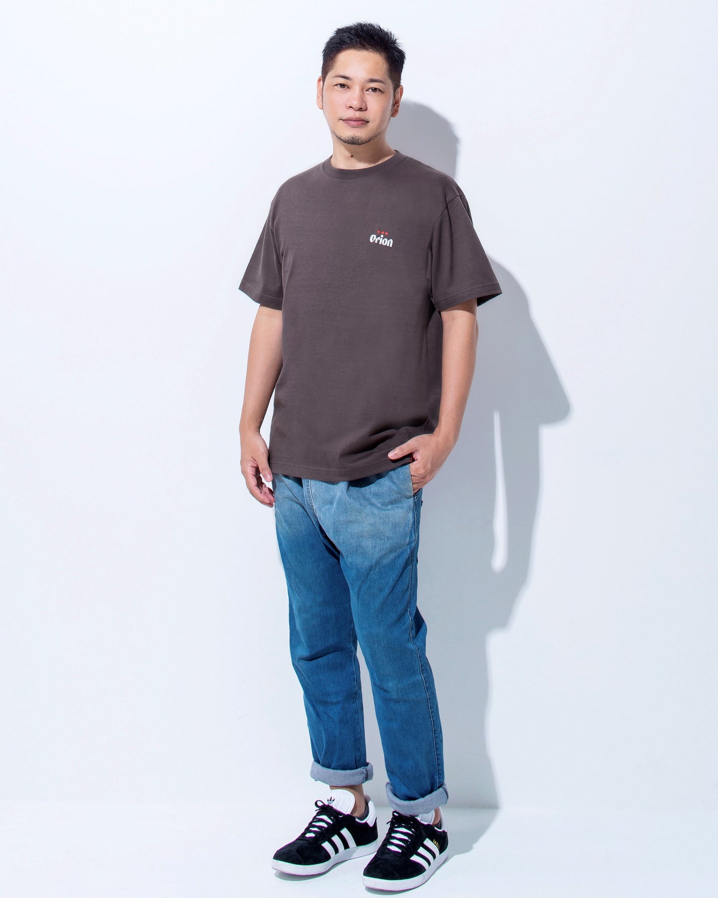 沖縄クリエイターコラボTシャツ：THE BEER OF BEERS! チャコール
